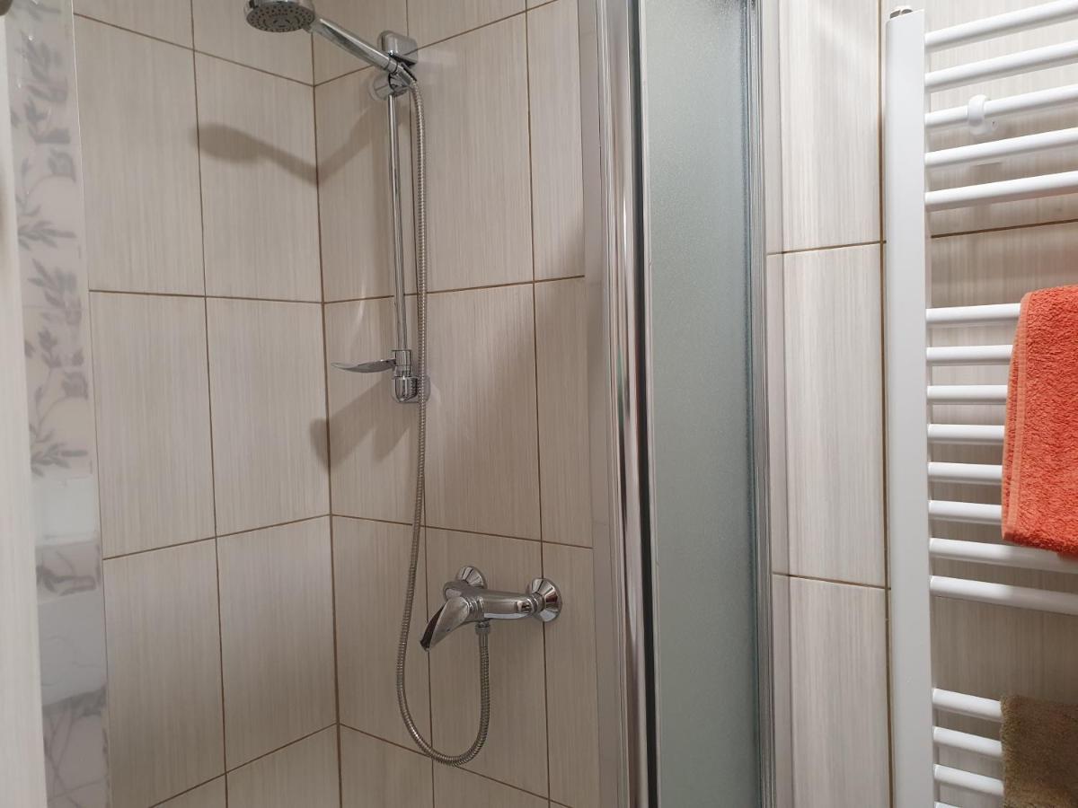 Pension Zeleny Strom Микулов Екстериор снимка