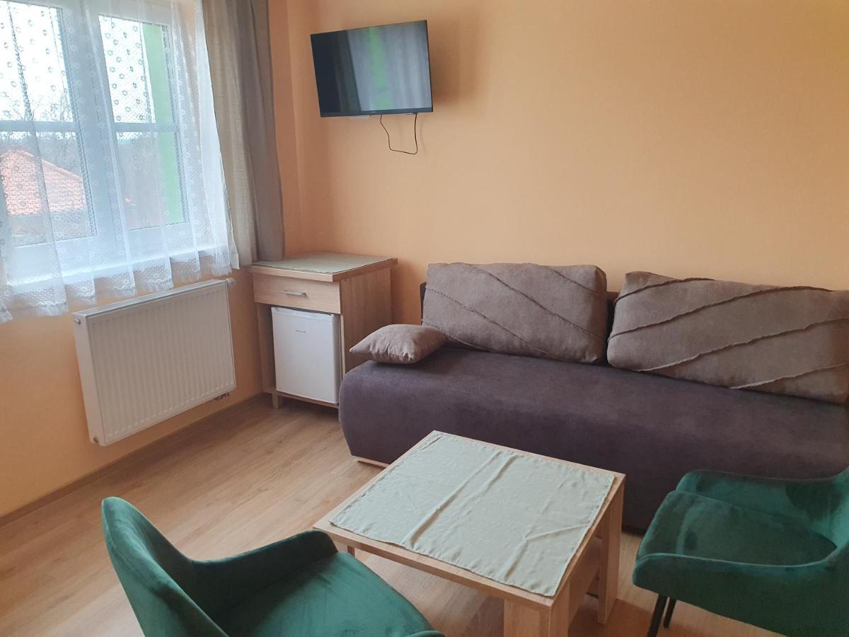 Pension Zeleny Strom Микулов Екстериор снимка