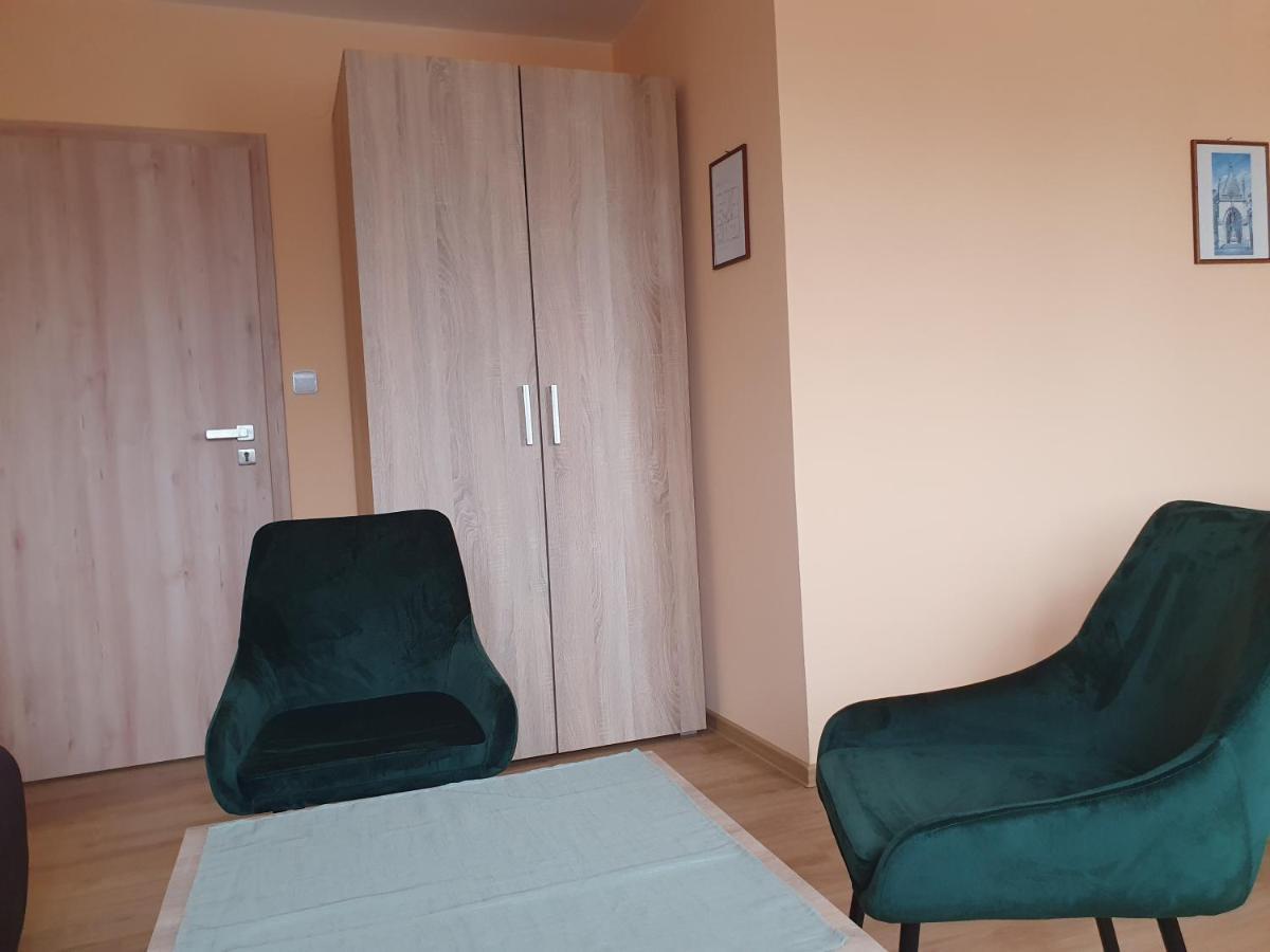 Pension Zeleny Strom Микулов Екстериор снимка