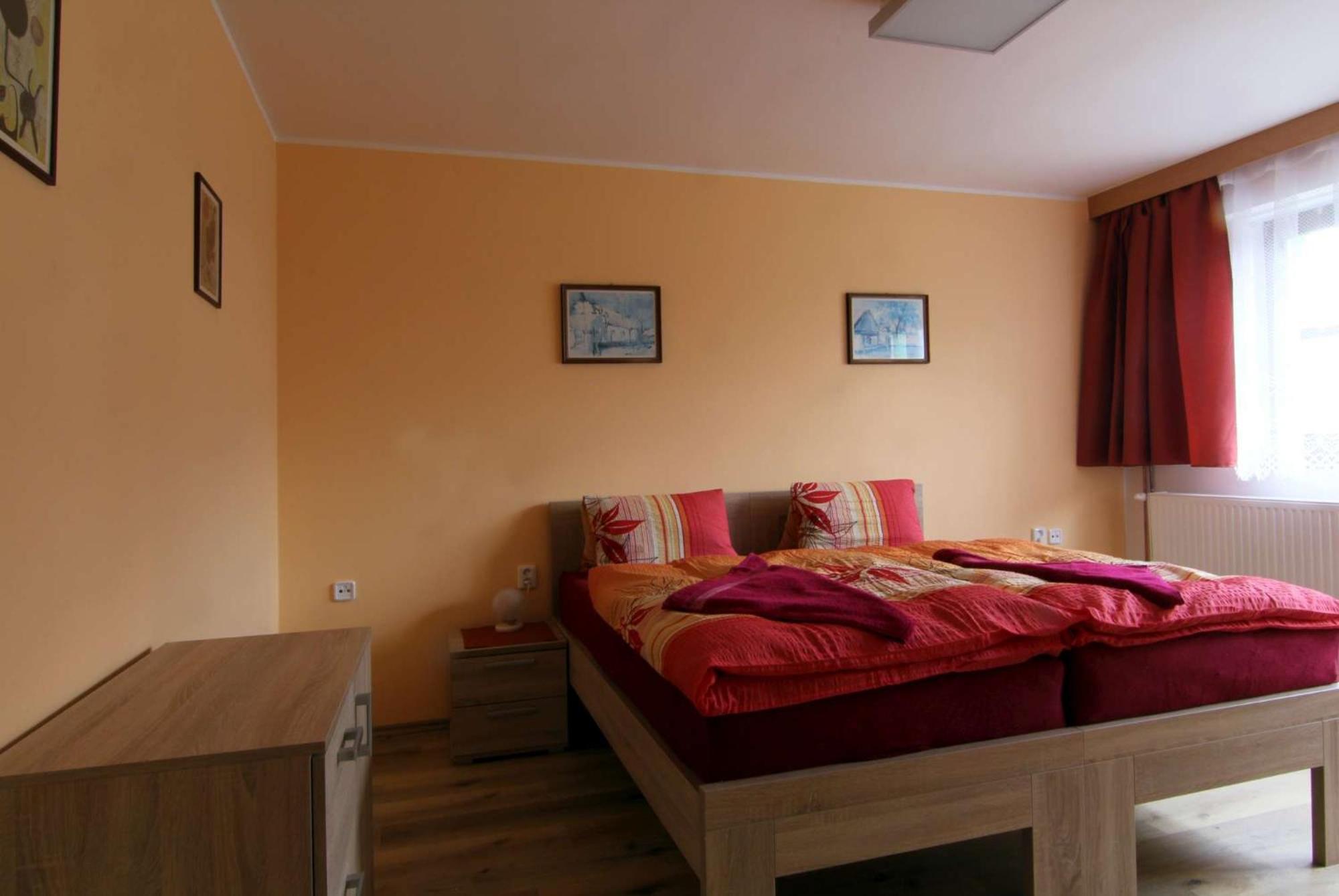 Pension Zeleny Strom Микулов Екстериор снимка