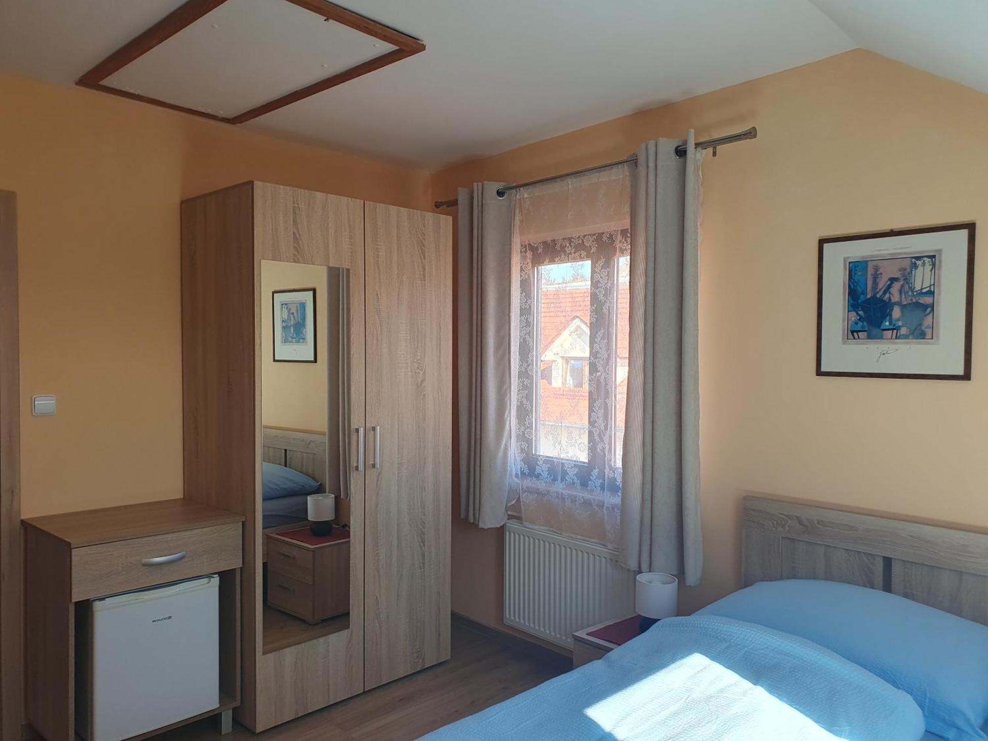 Pension Zeleny Strom Микулов Екстериор снимка