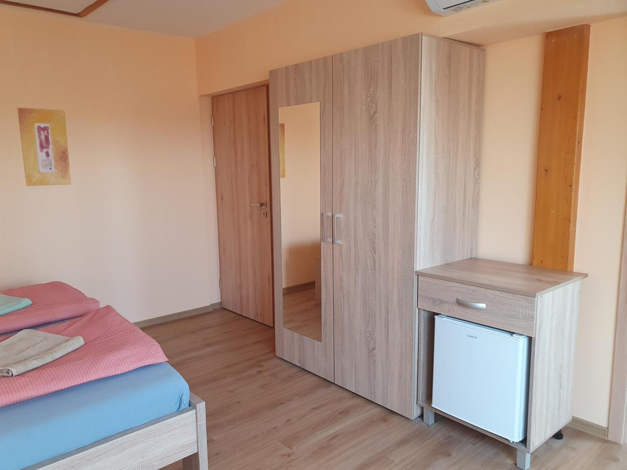 Pension Zeleny Strom Микулов Екстериор снимка